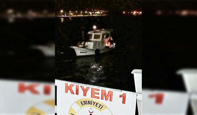 Arızalanan tekne boğazda sürüklenmeye başladı