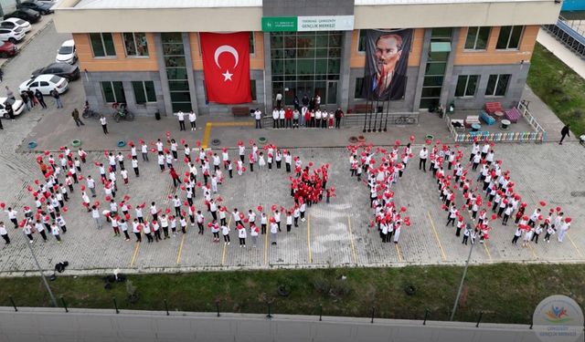 Çerkezköy Gençlik ve Spor İlçe Müdürlüğünden 100. Yıl koreografisi