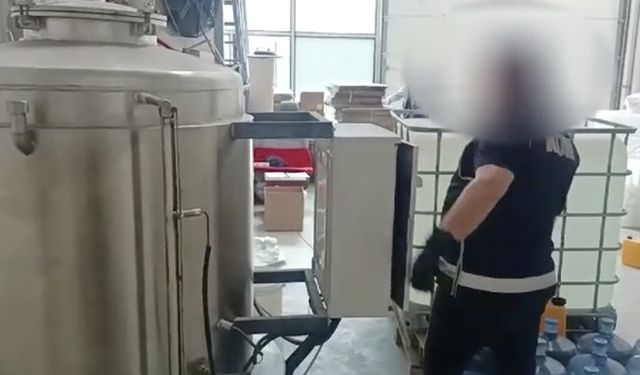 İşyerinde 12 bin 200 litre etil alkol ele geçti