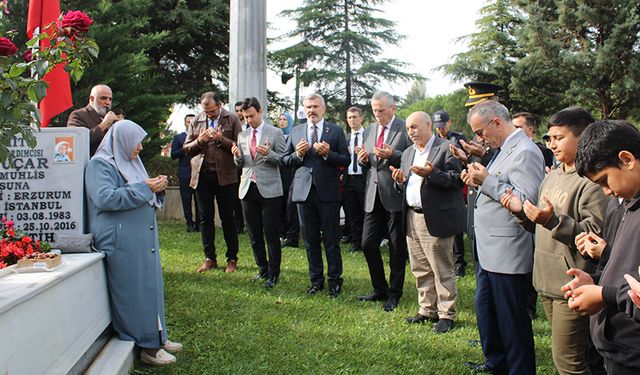 Şehit Erdem Uçar kabri başında anıldı