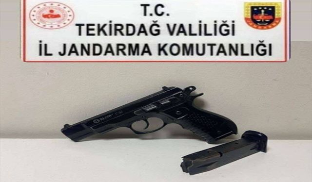 Durdurulan kişinin üzerinden tabanca çıktı