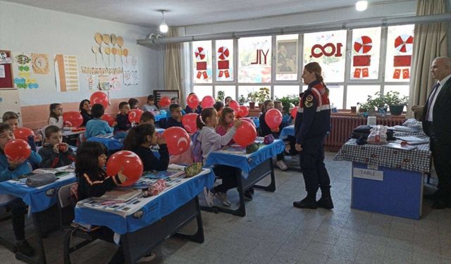 Jandarma Edirne'deki öğrencilere eğitim verdi