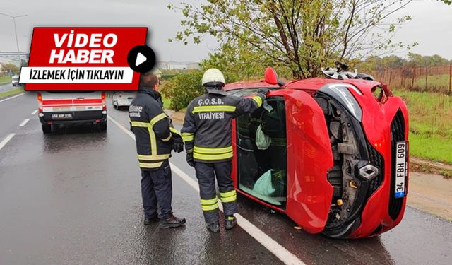 Yan yatan otomobilin sürücüsü hastaneye kaldırıldı