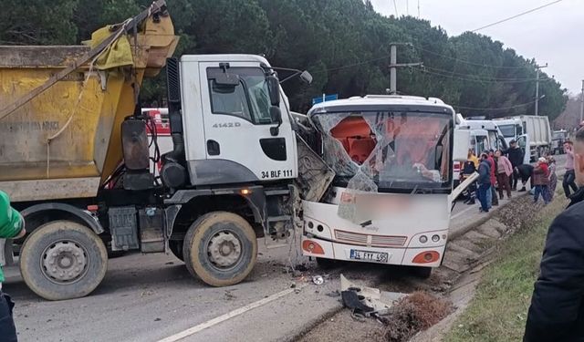 Çerkezköy minibüsü hafriyat kamyonu ile çarpıştı: 6 yaralı