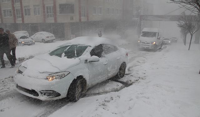 Önce yağmur fırtına, ardından kar