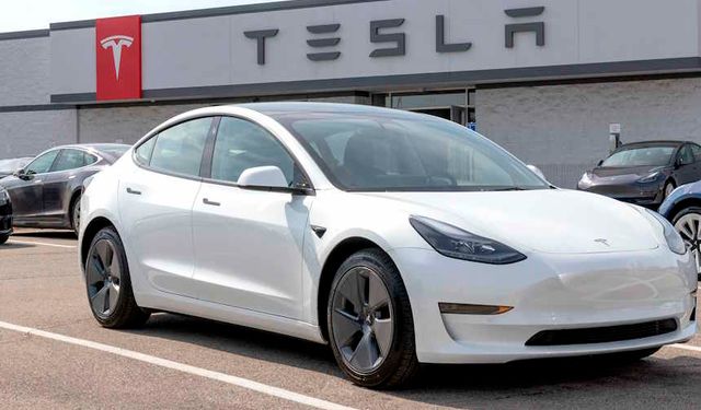 2023 yılında Tesla kaç adet üretildi, kaç adet sattı?