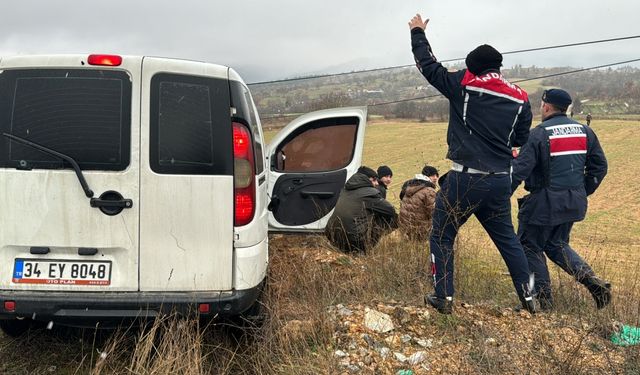 Kırklareli'nde 4 düzensiz göçmen yakalandı