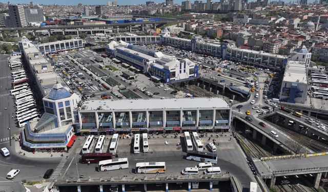 İstanbulluların tatil dönüşü sebebiyle otogarda tatil yoğunluk yaşandı