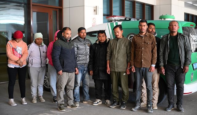 Konteynerde 10 düzensiz göçmen yakalandı