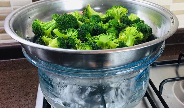 Brokoliyi en fazla 5 dakika pişirin