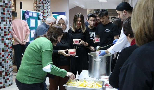 13 okulda "çorba ve meyve günü" etkinliği yapıldı