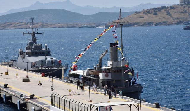 Nusret Müze Gemisi ziyarete açıldı