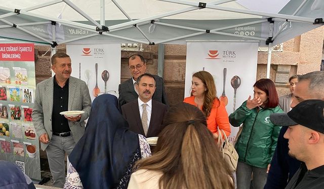 Türk Mutfağı Haftası etkinliklerinde keşkek ikram edildi