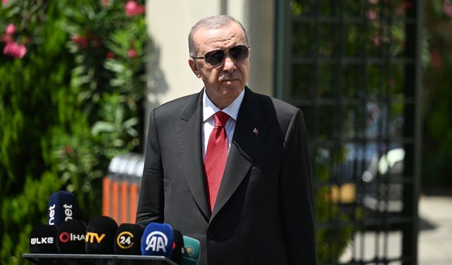 Erdoğan, cuma namazını Üsküdar'daki Hz. Ali Camisi'nde kıldı