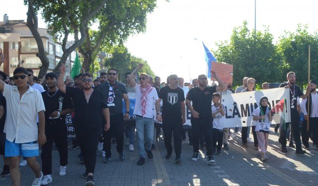 Farklı takımların taraftarları Gazze için birleşti