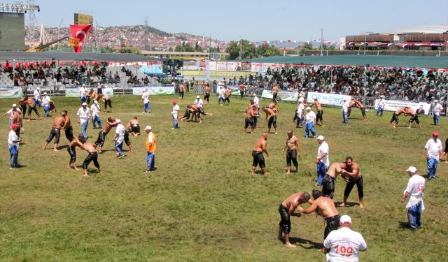 Sekapark Altın Kemer Yağlı Güreşleri devam ediyor