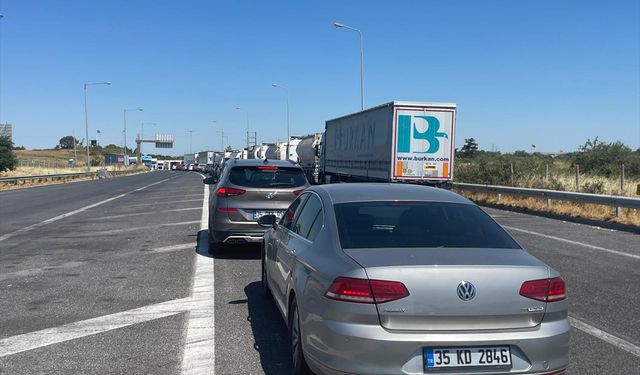 Tatilcilerin dönüşü sınır kapısında yoğunluk oluşturdu