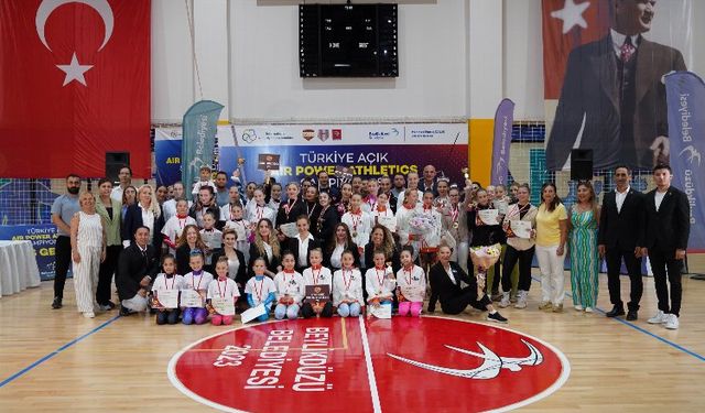 Air Power Athletics sporunun tarihine geçti