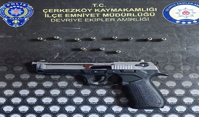 Çerkezköy’de bir araçtan daha silah çıktı