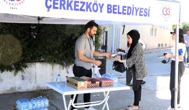 Çerkezköy Belediyesi YKS sınavına giren öğrencileri yalnız bırakmadı