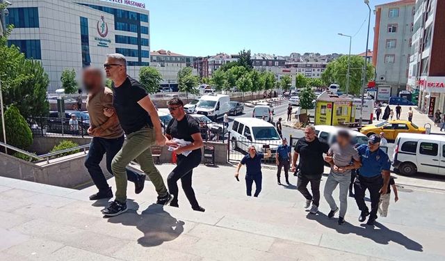 Damatlarının katil zanlısı olan baba ve oğlu tutuklandı