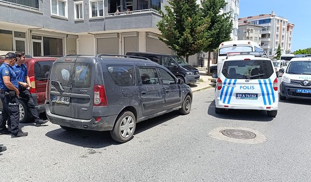 O kaçtı, polis kovaladı… Ehliyetsiz sürücü ortalığı birbirine kattı…