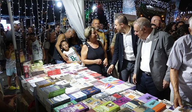 5. Burhaniye Kitap Fuarı kitapseverler için açıldı