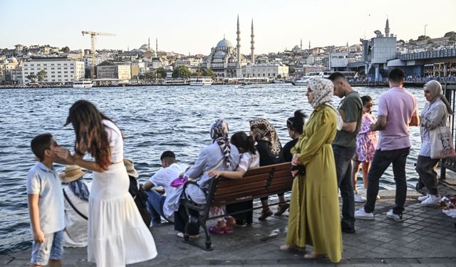 Aşırı sıcak ve nemli hava bunaltmaya devam ediyor