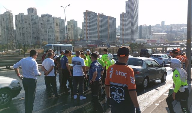 Esenyurt'ta zincirleme kaza trafikte yoğunluğa neden oldu