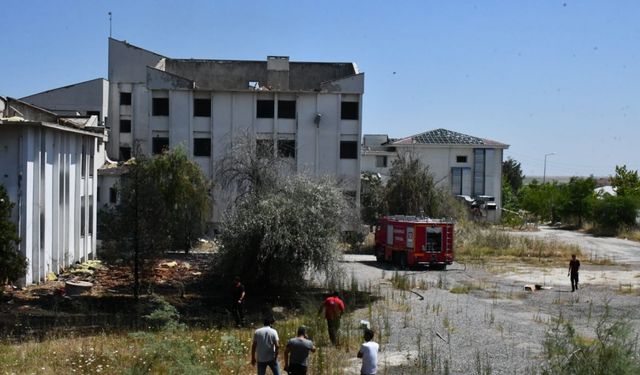 Eski hastane bahçesinde çıkan yangın söndürüldü