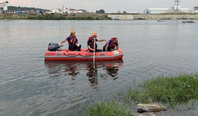 Meriç Nehri'ne giren 2 genç kayboldu