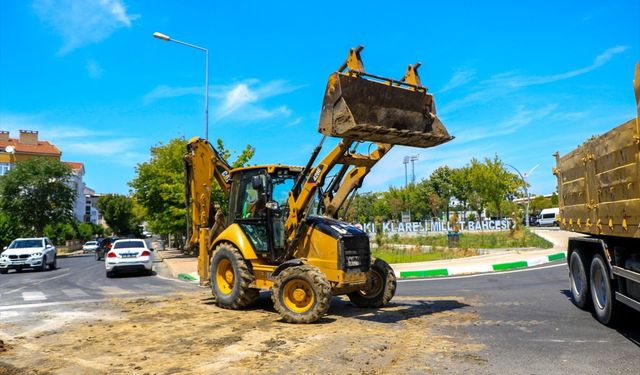 Öztürk Bulvarı kavşağı yeniden düzenleniyor