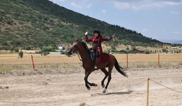 Atlı okçuluk heyecanı