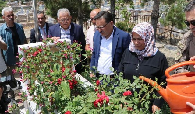 Başkan Büyükkılıç, 15 Temmuz şehitlerini andı