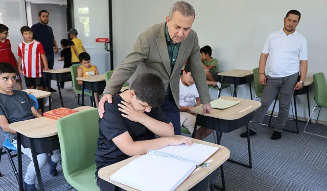 Braille alfabesiyle Kur'an okumayı öğrendiler