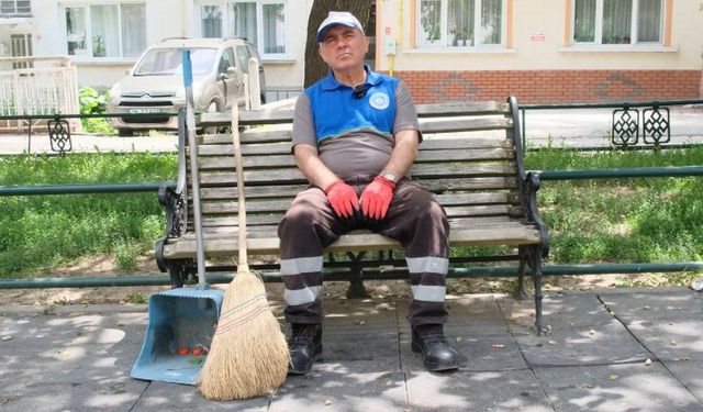 Depremde yaşadıkları acıyı unutmaya çalışıyorlar