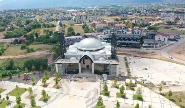 Kent Meydanı Camii’nde çalışmalar sürüyor