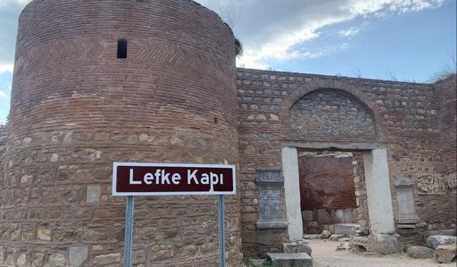 Lefke Kapı tarihi dokusunu koruyor