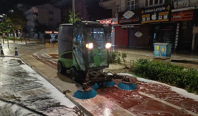 Çerkezköy’de bisiklet ve yürüyüş yollarında temizlik çalışması yapıldı