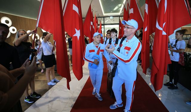 Milli Takım olimpiyatlar için Paris'e uğurlandı