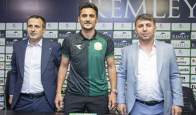 Sakaryaspor,  Mustafa Pektemek'i kadrosuna kattı