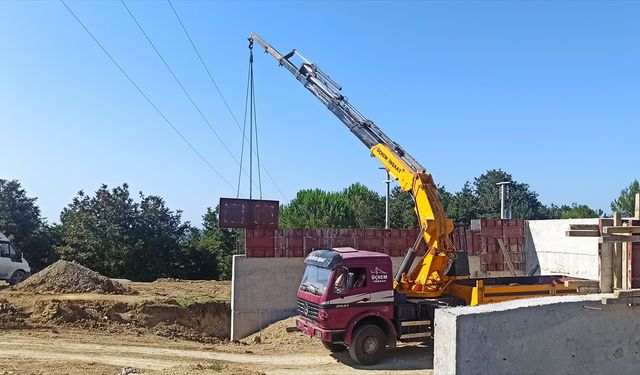 Vincin elektrik teline temas etmesi sonucu 2 işçi yaralandı