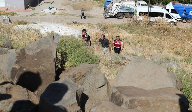 8 yaşındaki Narin'i arama çalışmaları havadan ve karadan sürüyor