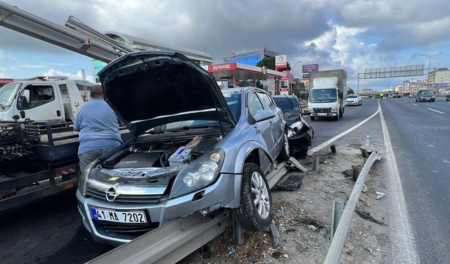 İki otomobilin çarpıştığı kazada 2 kişi yaralandı