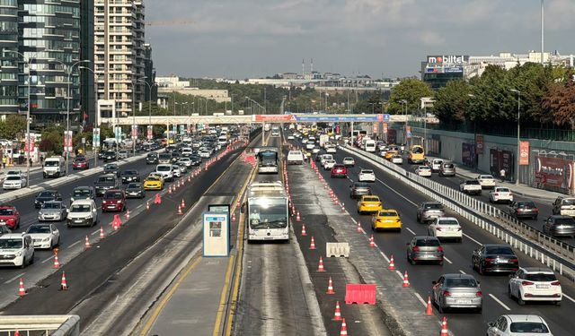 İstanbul'da "Beyaz Yol" çalışması trafik yoğunluğu oluşturdu