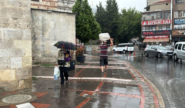 Kırklareli'nde fırtına ve dolu etkili oldu