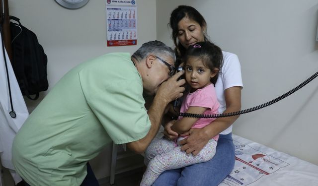 Mobil aile hekimliği hizmetinde doktor hastanın ayağına gidiyor