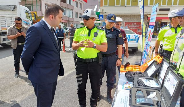 Trafik ekipleri tanıtım ve bilgilendirme çalışması yaptı