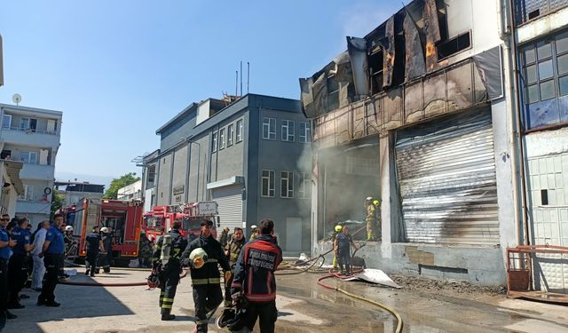 Yatak fabrikasında yangın çıktı