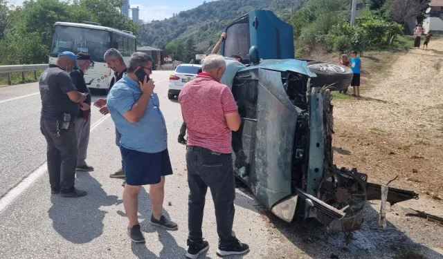 Düzce'de trafik kazası sonucu 3 kişi yaralandı